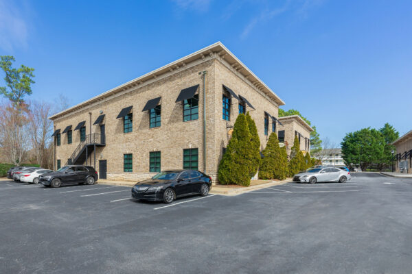 3080HighlandsPkwySE3DSmyrna004